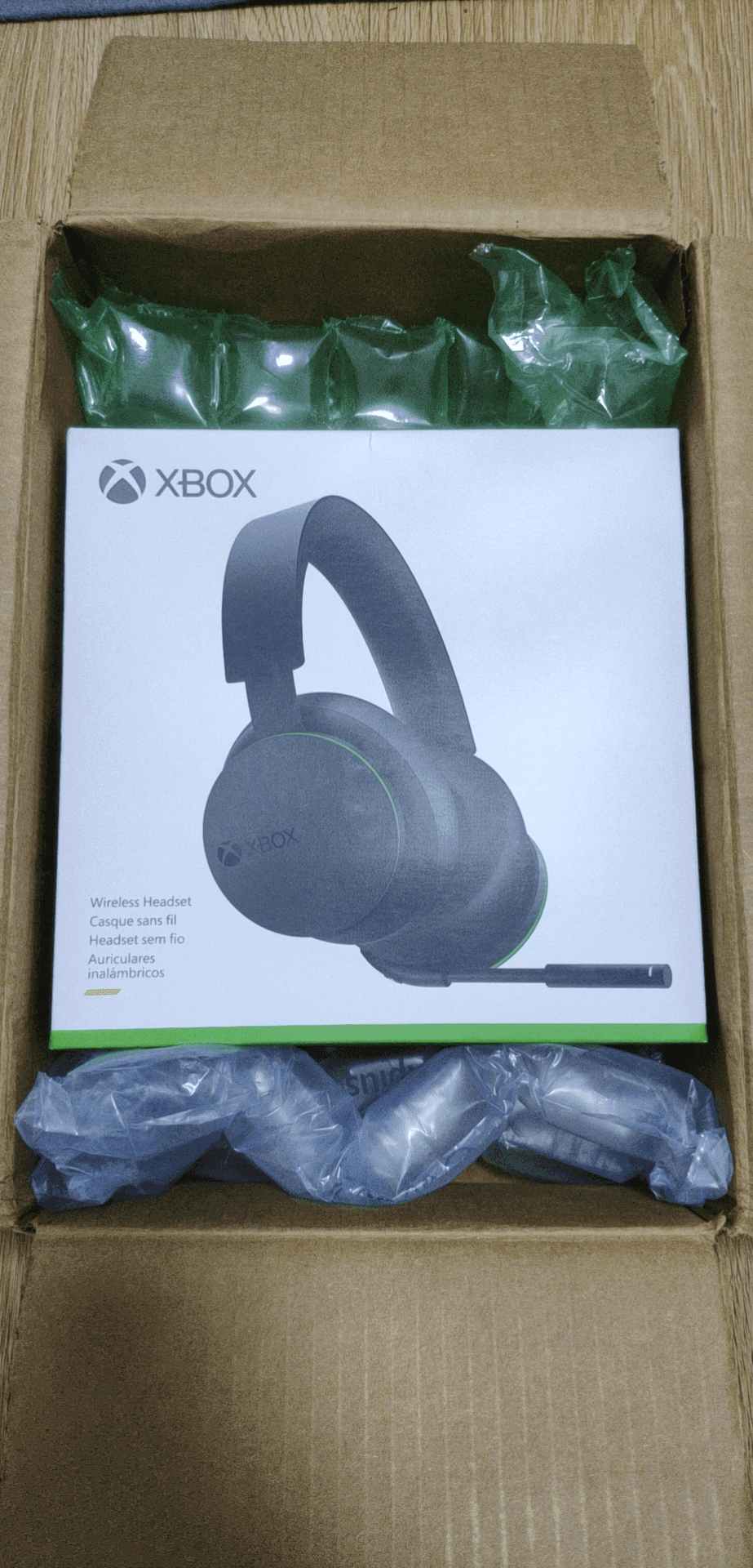 开箱 Xbox 无线耳机